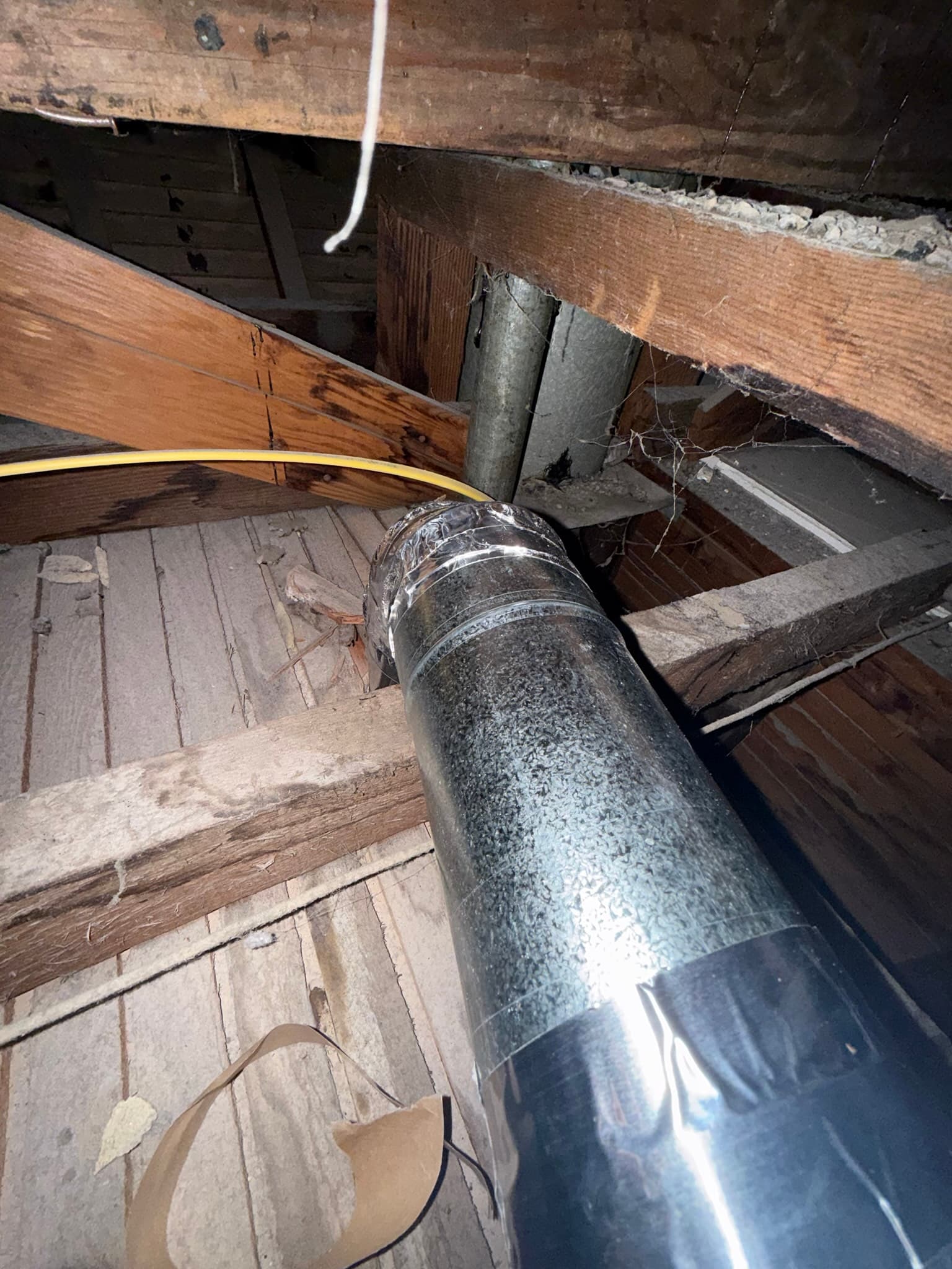 This is the correct gauge duct with the corrupt taping so the vent work is now done the right way